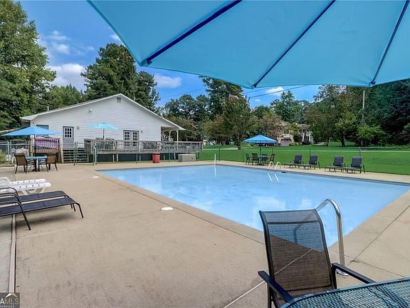 5th image of 10 Old Hickory Way