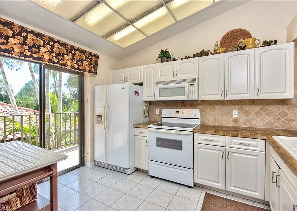 1st image of 3219 Horse Carriage Way APT 4