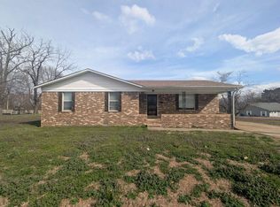 140 Meek St, Martin, TN 38237
