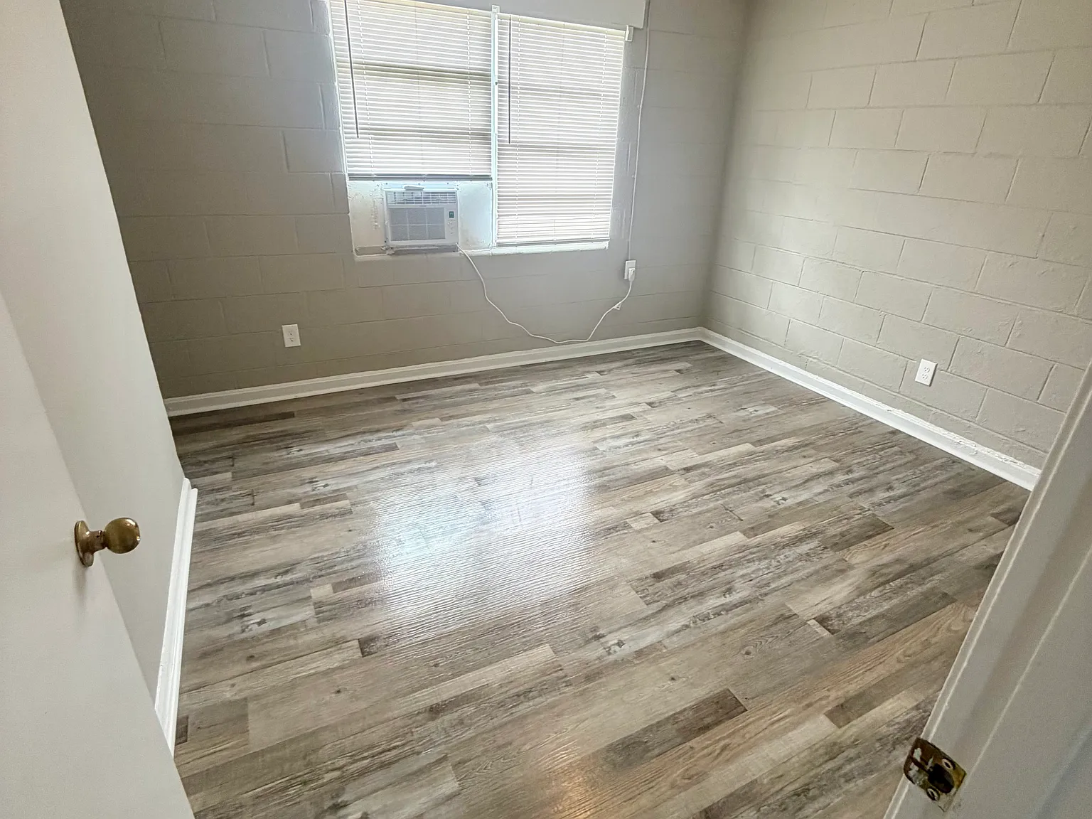 2 bed, 800 sqft, $695 — Photo 3