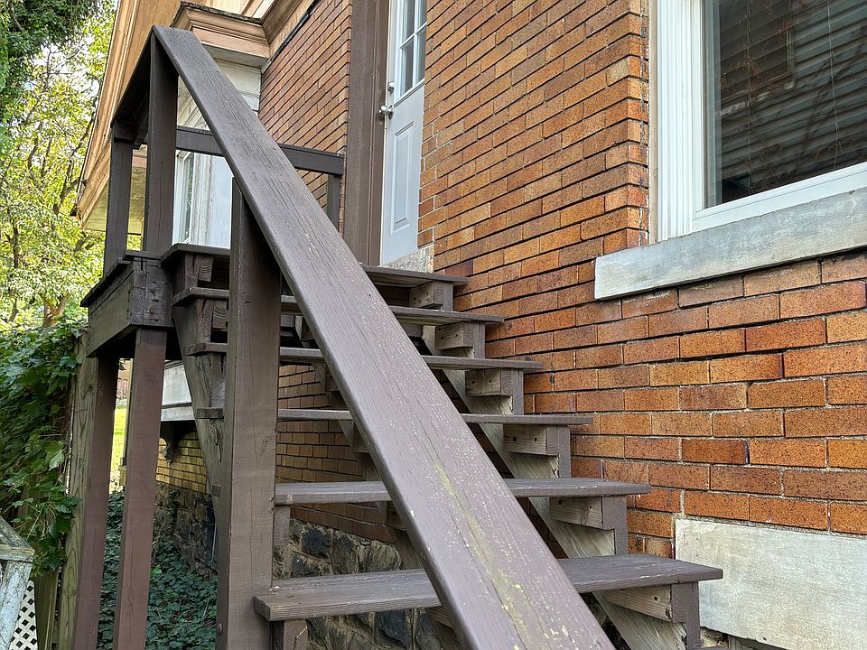 1st image of 304 N 2nd St #2