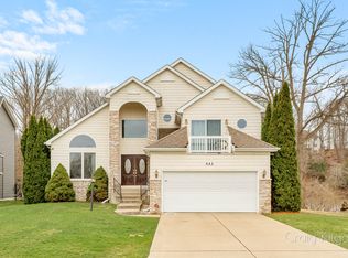 642 Swan River Dr, Benton Harbor, MI 49022