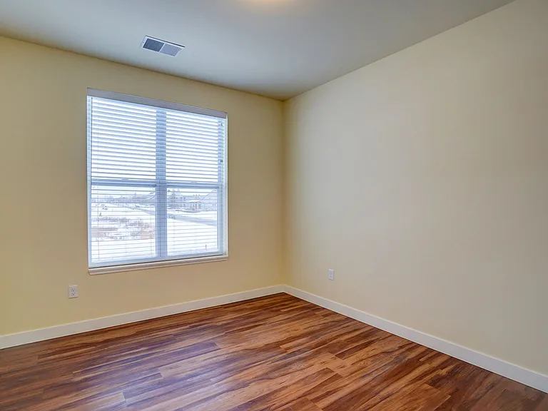 1270 Stonewood Xing — Photo 36