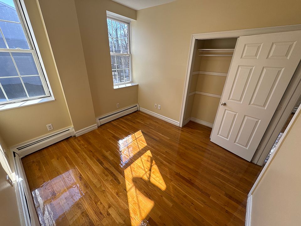 2nd image of 672 Congress Ave APT 1