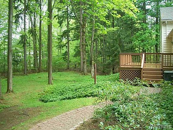 3rd image of 9 Greenwood Dr
