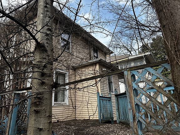 3rd image of 617 27th St