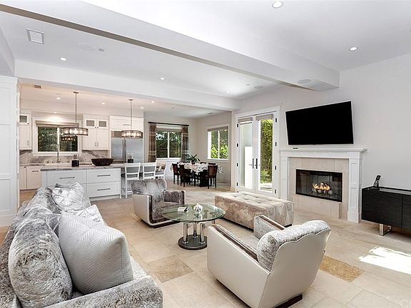 4th image of 706 S Catalina Ave #B