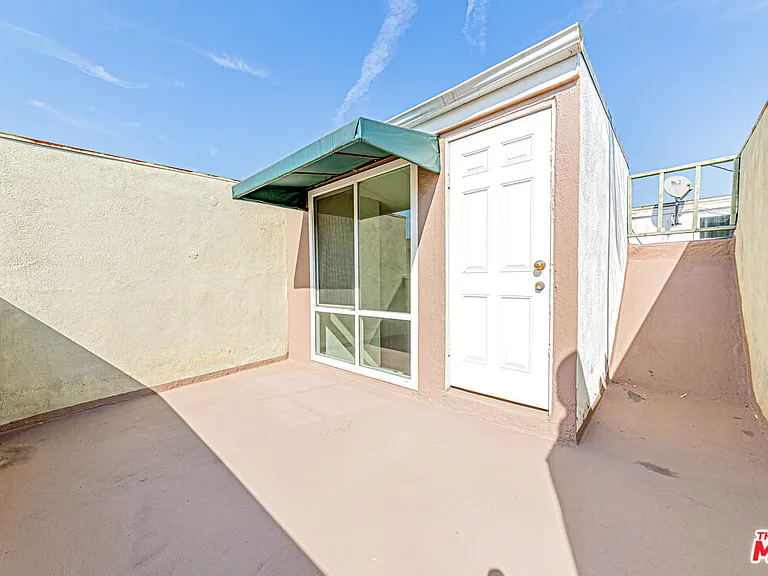 933 S Manhattan Pl — Photo 13