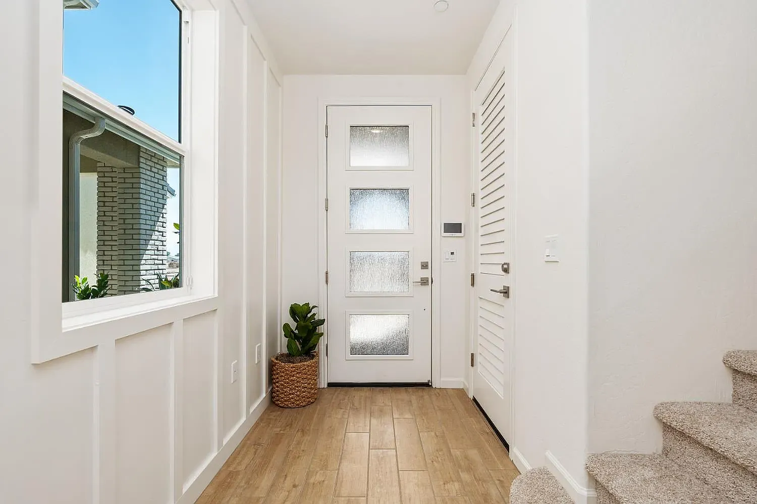 3 bed, 2.5 bath, 1652 sqft, $2,599 — Photo 3