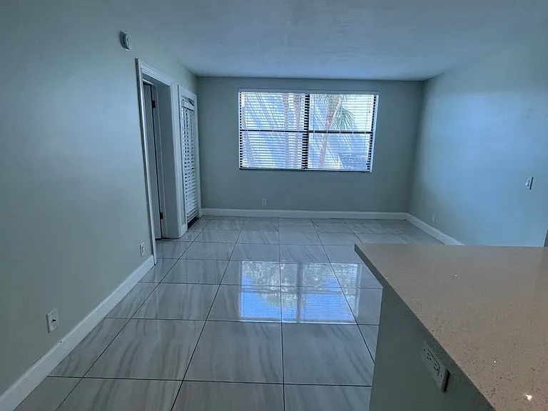 718 Executive Center Dr #23-7-23 — Photo 6
