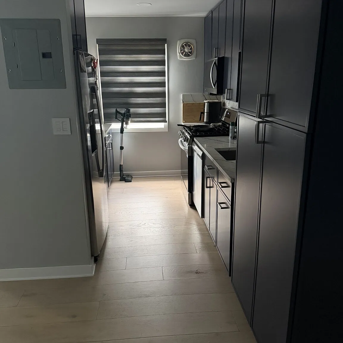 1 bed, 819 sqft, $1,975 — Photo 2