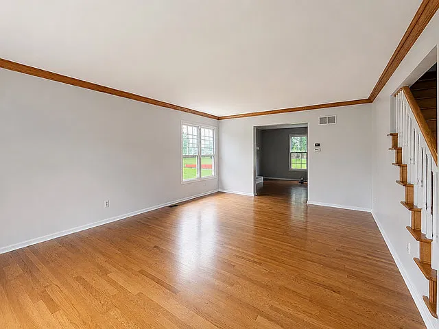 4 bed, 2.5 bath, $3,500 — Photo 3