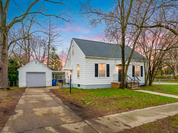 4 Cedar Ave S, Battle Creek, MI 49037