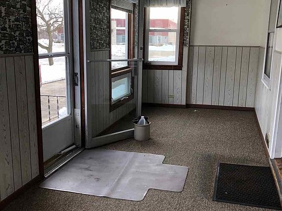 5th image of 344 S Linn Ave