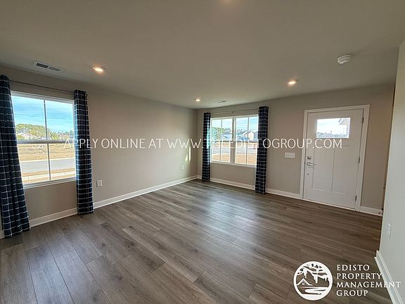 3rd image of 184 Fargo Dr