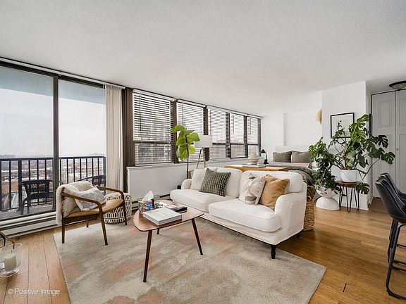4th image of 2740 N Pine Grove Ave APT 14F