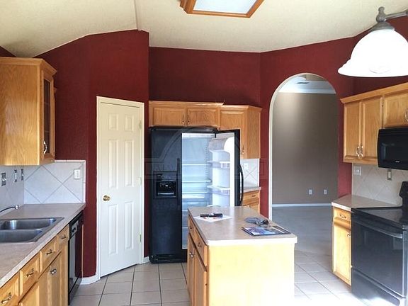 4th image of 4206 Fremont Dr