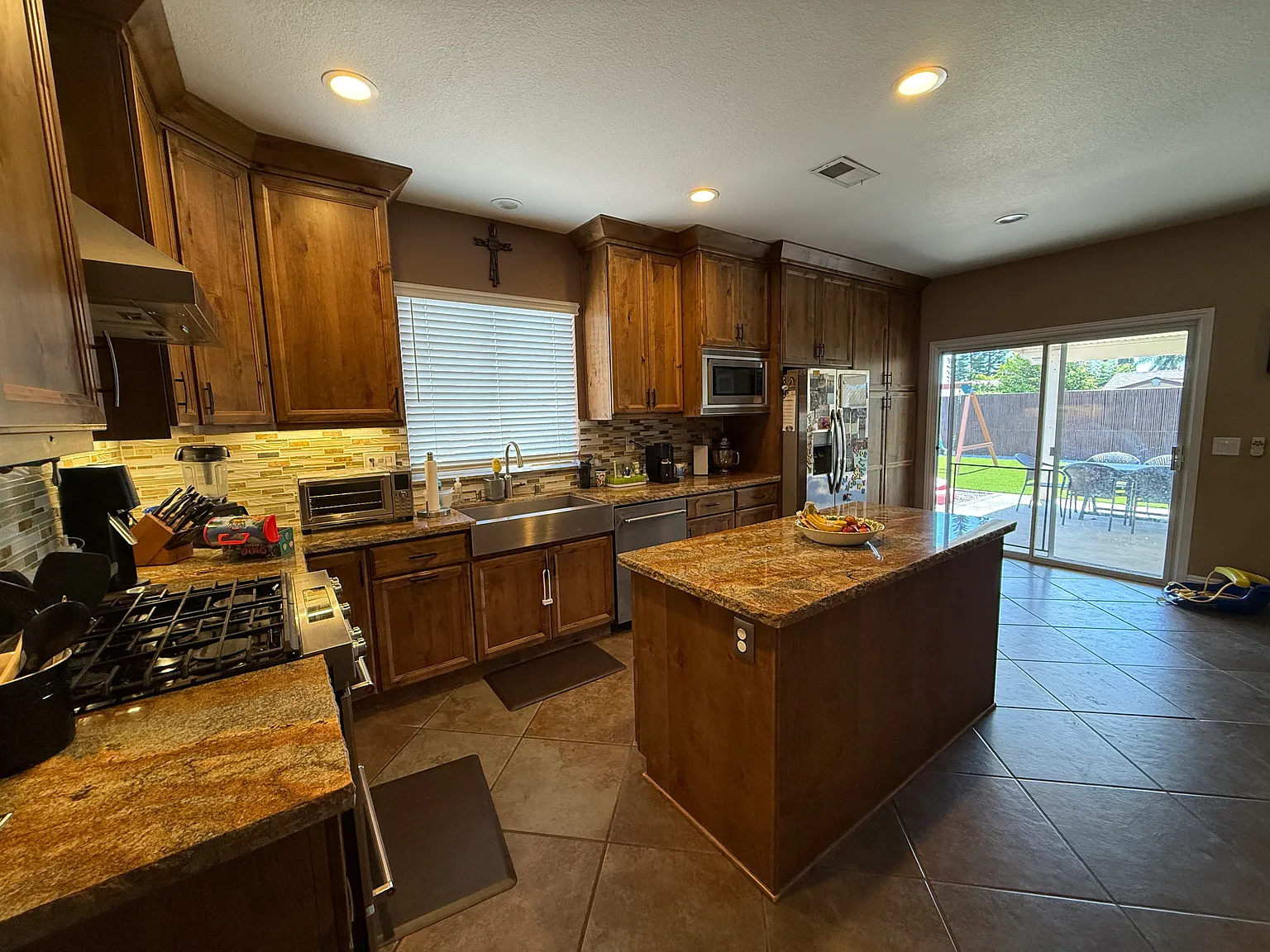 3 bed, 1594 sqft, $3,800 — Photo 4