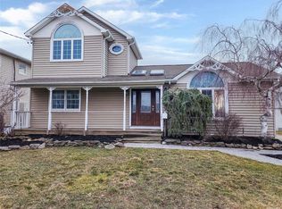 197 W Lido Promenade, Lindenhurst, NY 11757