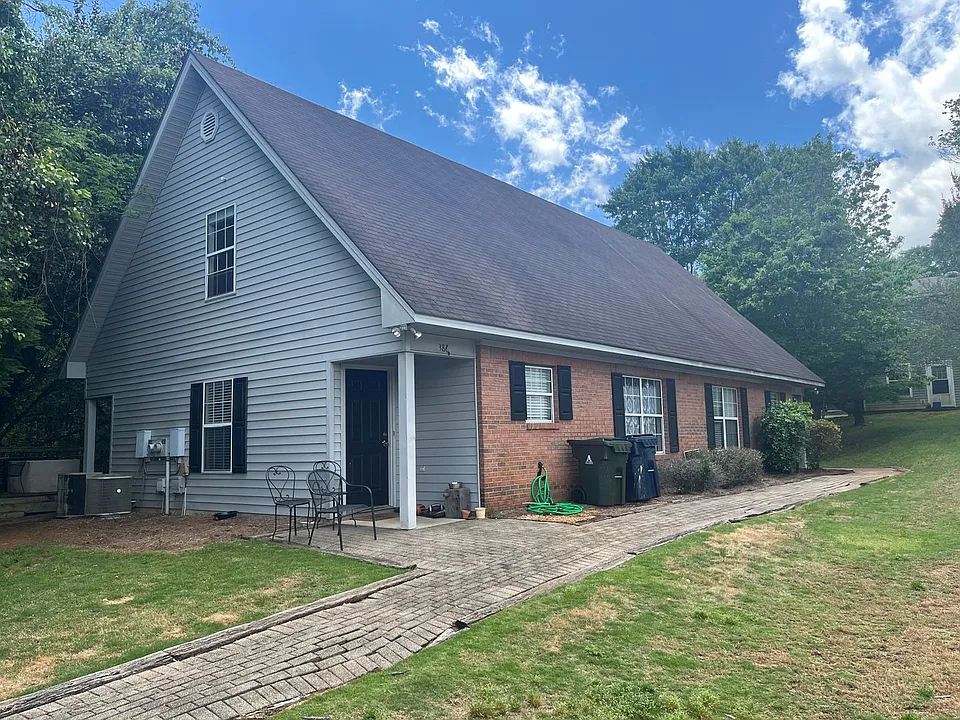 384 Jason Ct