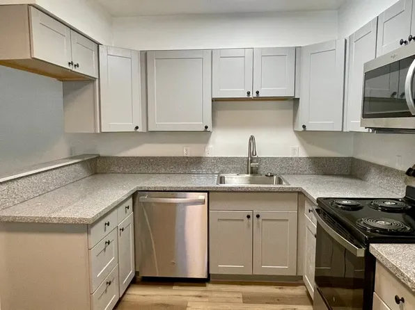 225 Boulder Creek Drive, 225 Boulder Creek Dr APT B, Redding, CA 96003