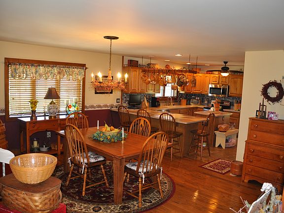 3rd image of 2417 Lakeland Dr