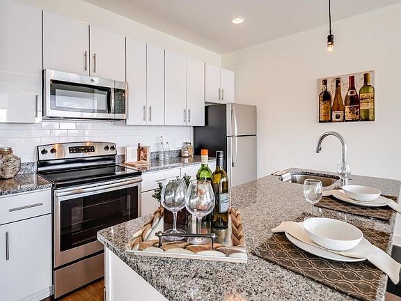 3rd image of 2617 W Girard Ave APT 5C
