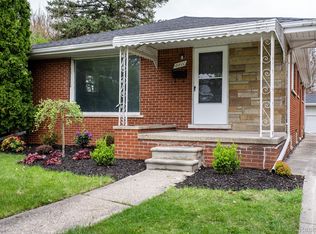 18800 Grey Ave, Allen Park, MI 48101