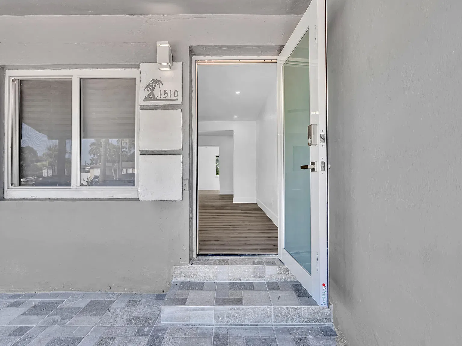 4 bed, 2.0 bath, 2005 sqft, $3,750 — Photo 3