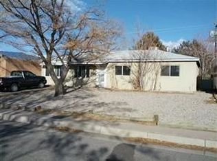1520 Glorieta St NE, Albuquerque, NM 87112