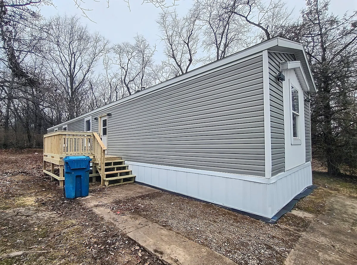 Building Photo - 100 Deerwood Dr