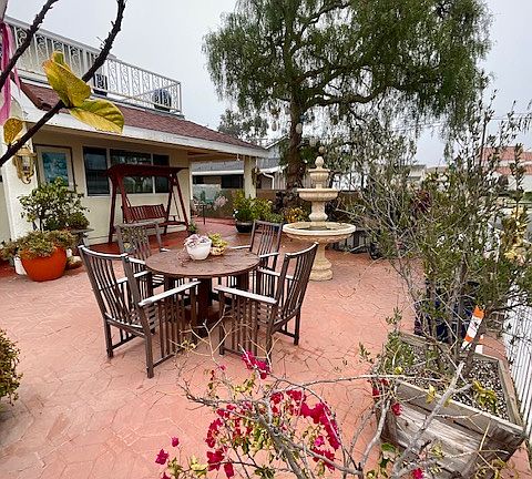 2nd image of 3105 Onrado St