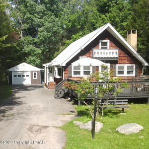 2158 Tuscarora Dr, Pocono Lake, PA, 18347