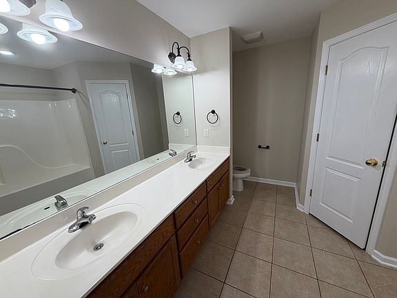 4th image of 1302 Shirewood Ct