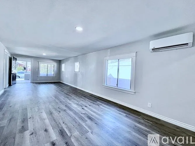 718 Raleigh St — Photo 8
