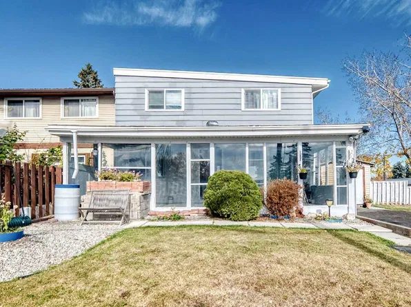 4316 S 8th Ave SE, Calgary, AB T2A 3A5