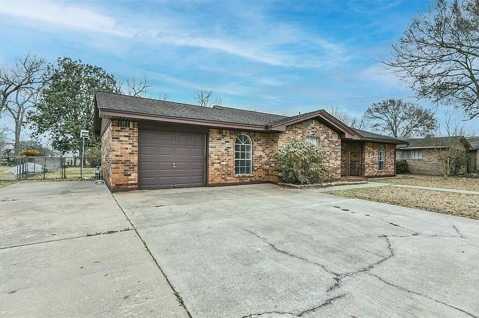 1st image of 1472 Camellia Dr