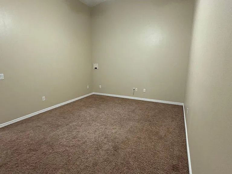 1177 Northfield Rd #18 — Photo 2