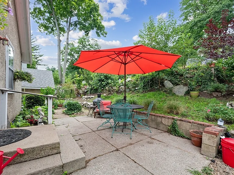 103 Leonard St #0 — Photo 18