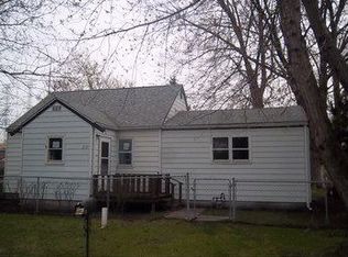 2727 E Goodrich Ave, Burnham, IL 60633