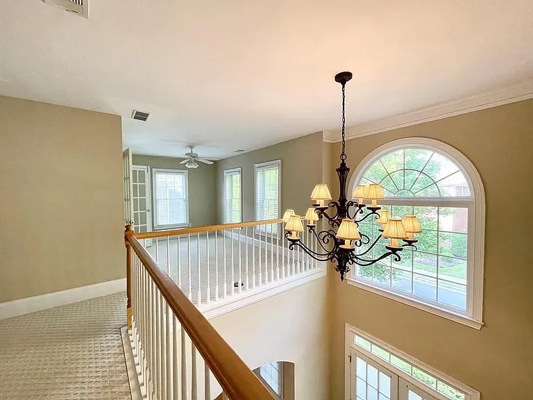 455 Wembley Cir — Photo 32