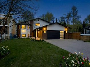 7220 W Bow Cres NW, Calgary, AB T3B2B9