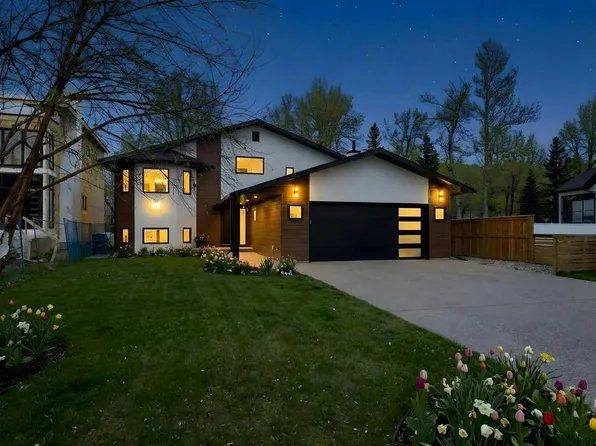 7220 W Bow Cres NW, Calgary, AB T3B 2B9