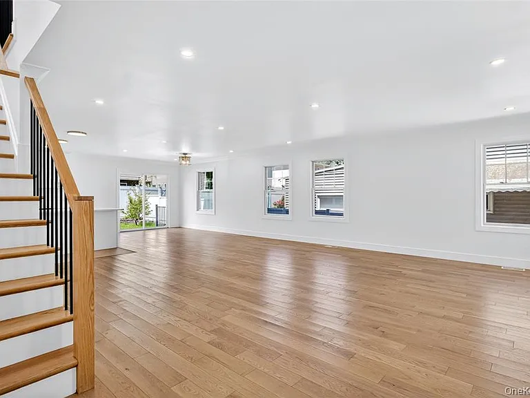 37 Corchaug Ave #B — Photo 6