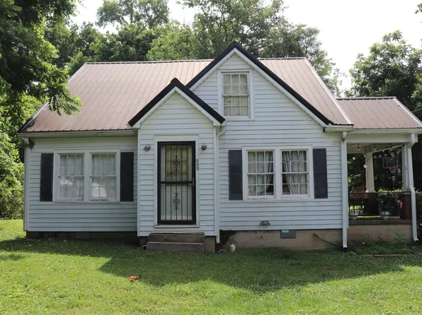 104 Hayes St, Hartsville, TN 37074