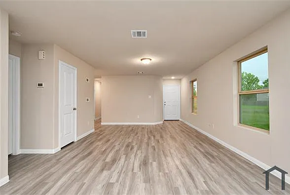 1707 Kansas St — Photo 7