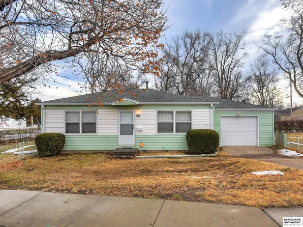 3501 S 67th St, Omaha, NE 68106