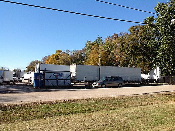 ENTRANCE ON SCHULLER - SIGN SAYS 6805