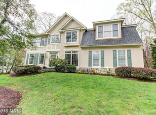 10325 Regency Station Dr, Fairfax Station, VA 22039