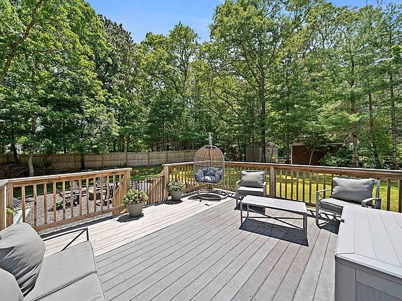 2nd image of 35 Braeburn Ct